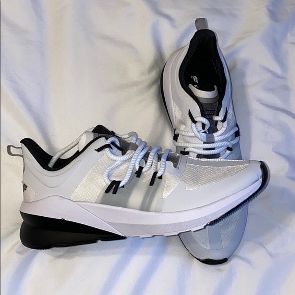 Fabletics tennis shoes - Picture 3 of 4